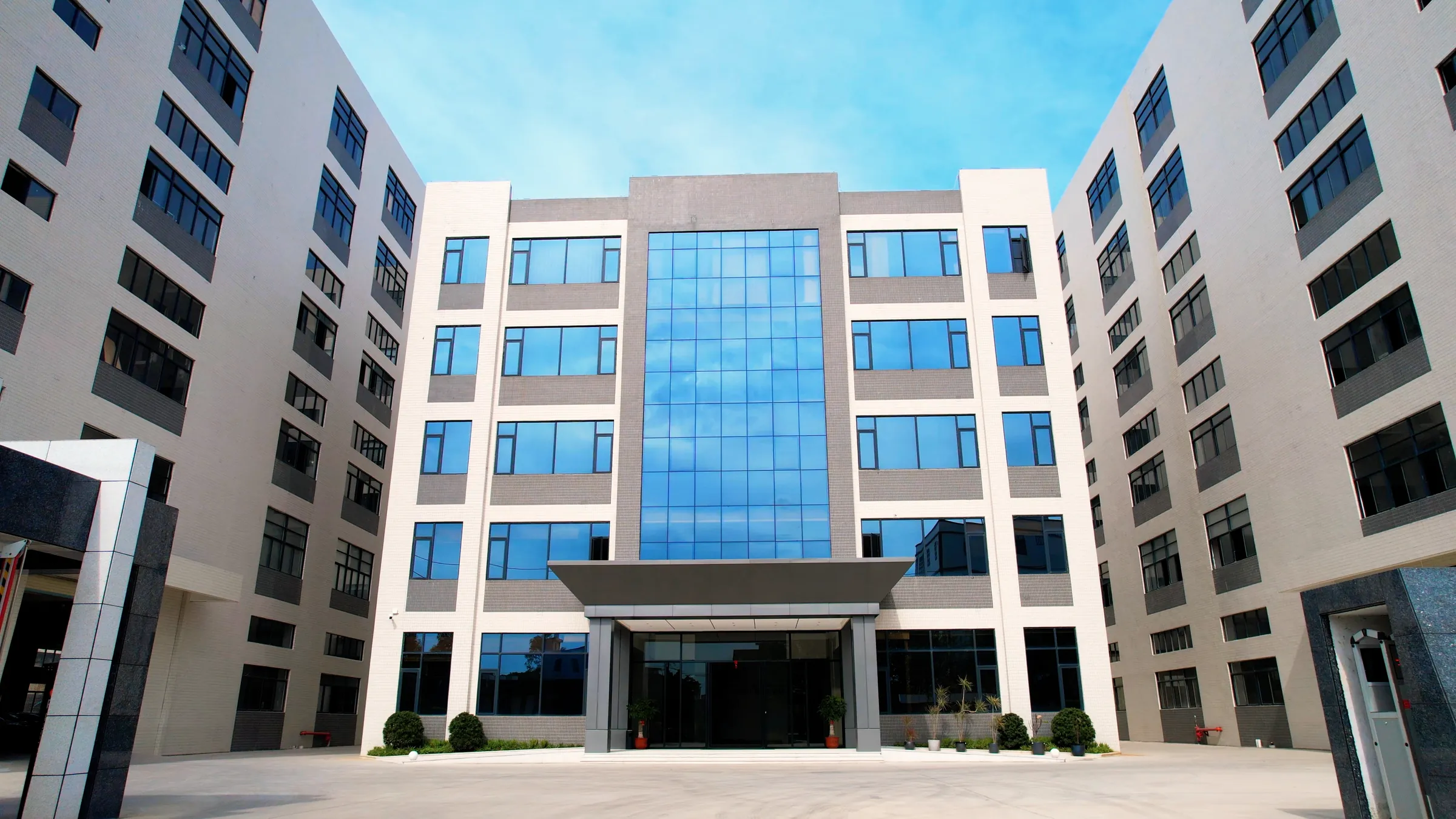 The office and showroom building at the Kelida site, seen from the forecourt