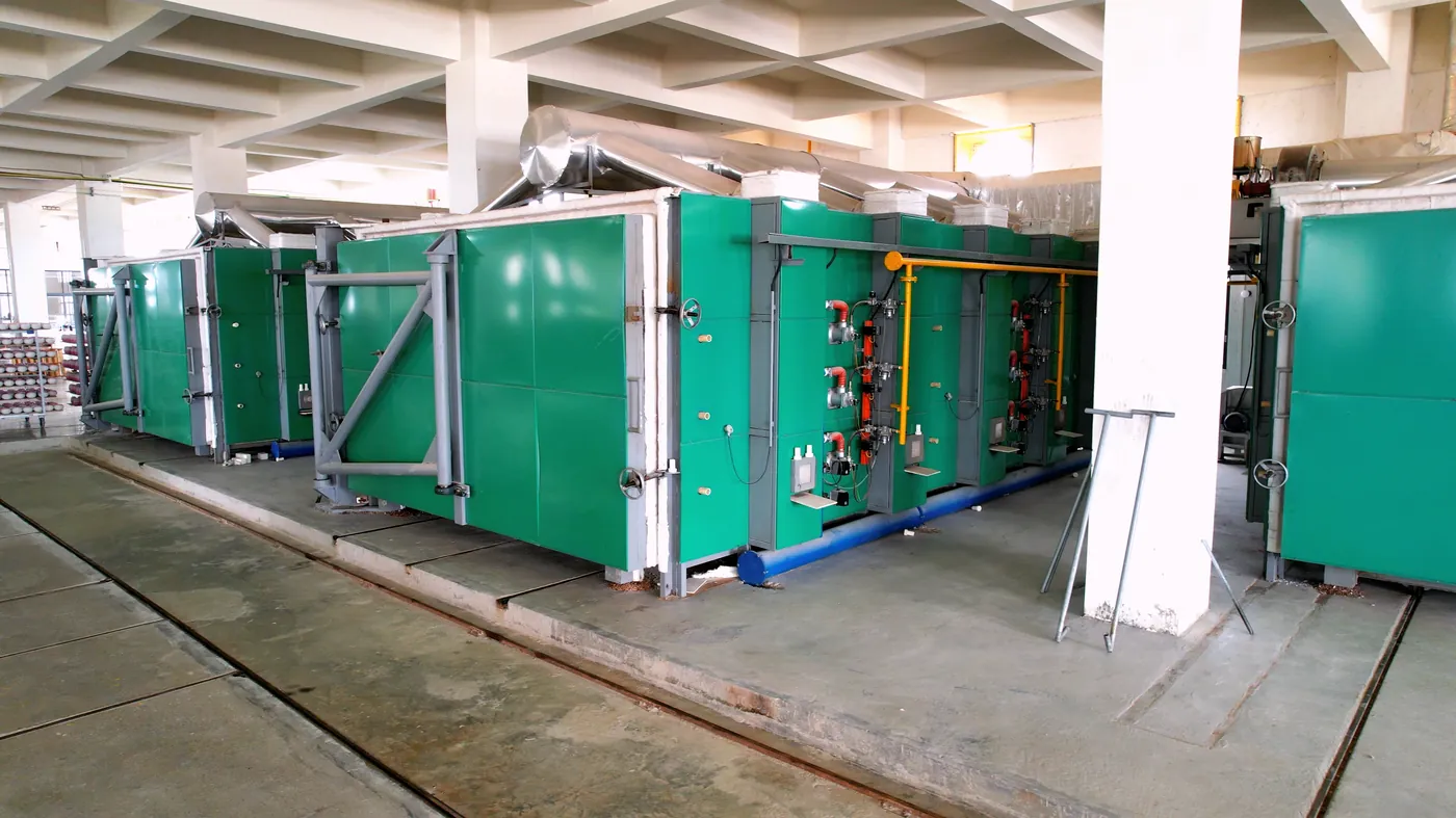 Gas manifolds on a kiln